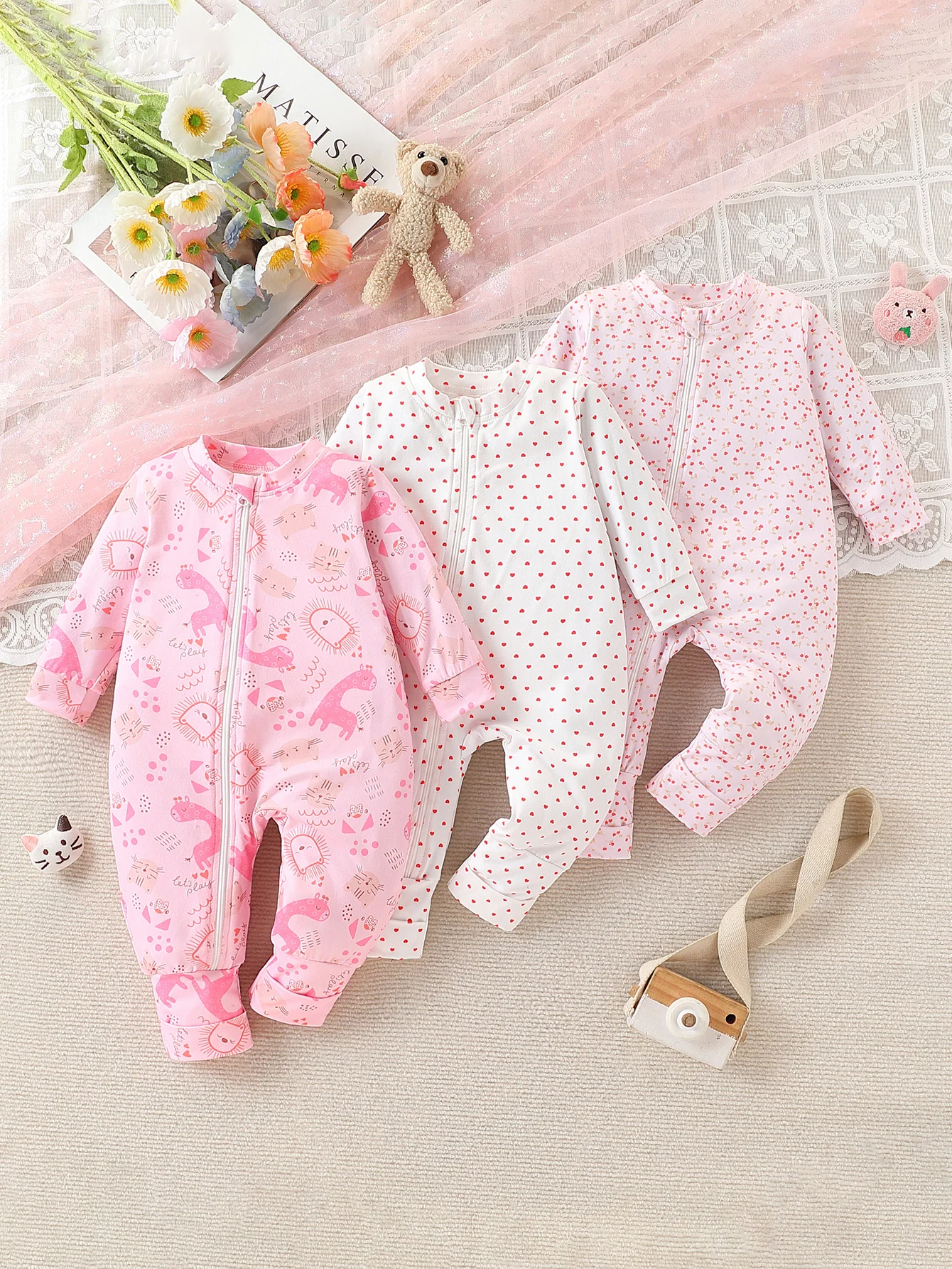 3-Piece Baby Girl Long-Sleeved Jumpsuit Set Giraffe Print Jumpsuit Can Wrap Feet
