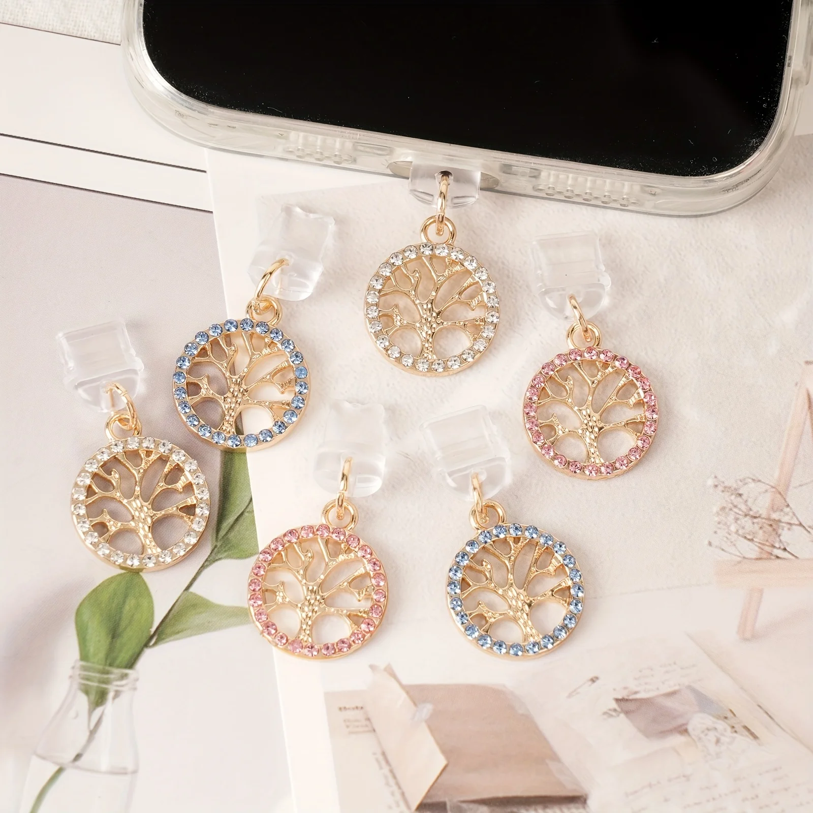 

1Pc Rhinestone Tree of Life Phone Dust Plug Simple and Stylish Alloy Pendant, for Iphone/Type-C Phone Pendant Jewelry, Small Phone Gifts, Perfect as a Gift for Christmas, Anniversary, New Year, Valentine's Day, Birthday, Etc.