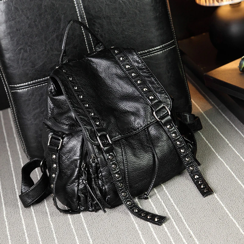 2022 New Rivet Designer Backpacks Women Genuine Sheep Leather Backpacks Punk Lady Girl Big Travel Bags Gothic Student School Bag