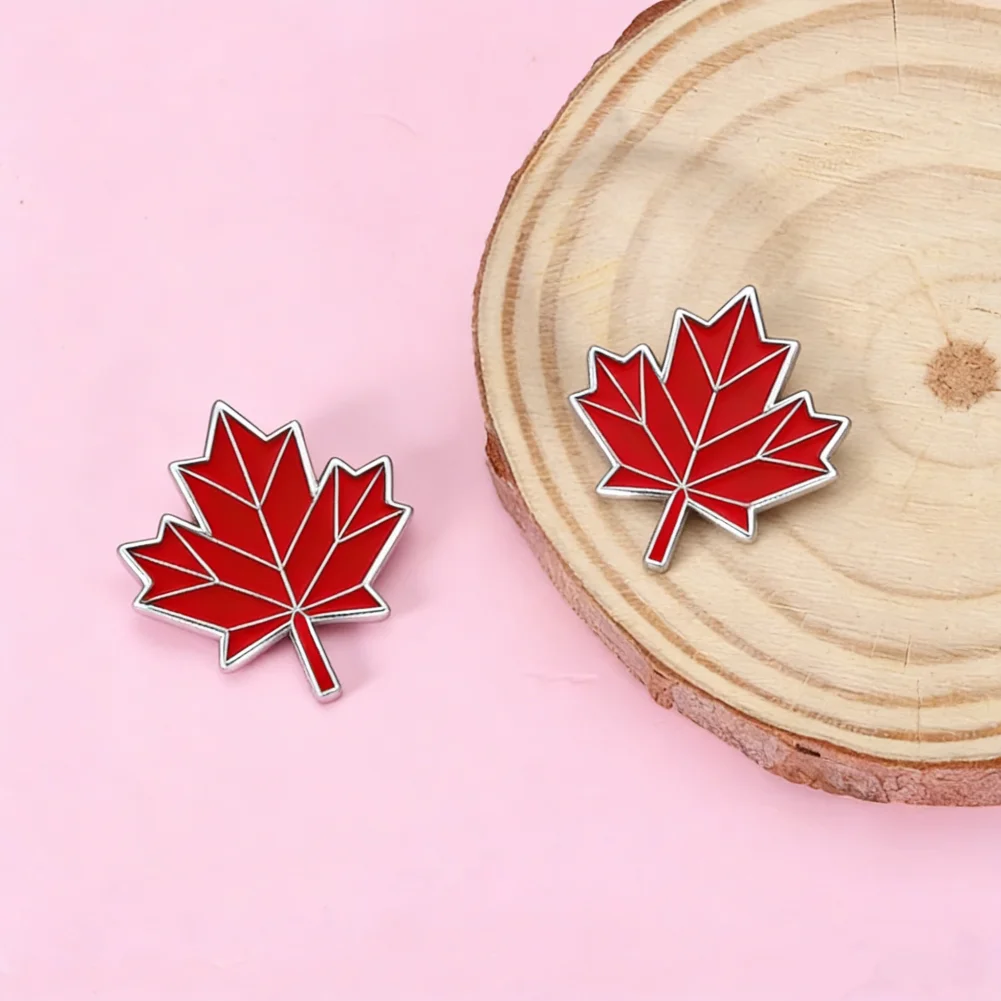Pin de solapa de hoja de arce de Canadá, esmalte rojo del país canadiense hecho de Metal, Pin de recuerdo para sombrero, ropa, mochila