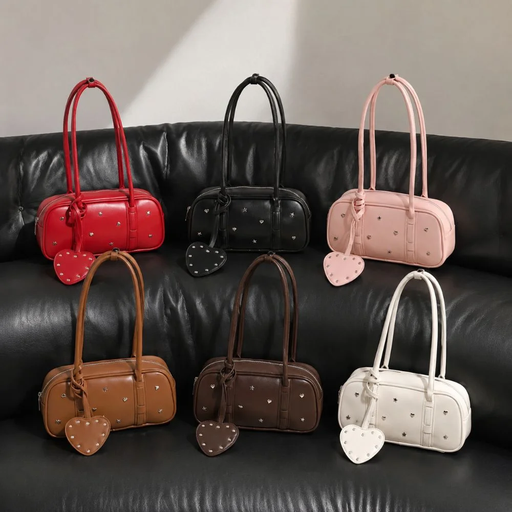 

Fashion Retro Boston Handbag PU Leather Stars Rivets Niche Shoulder Bag Glossy Hearts Simple Underarm Bag Commuting Tote Bag