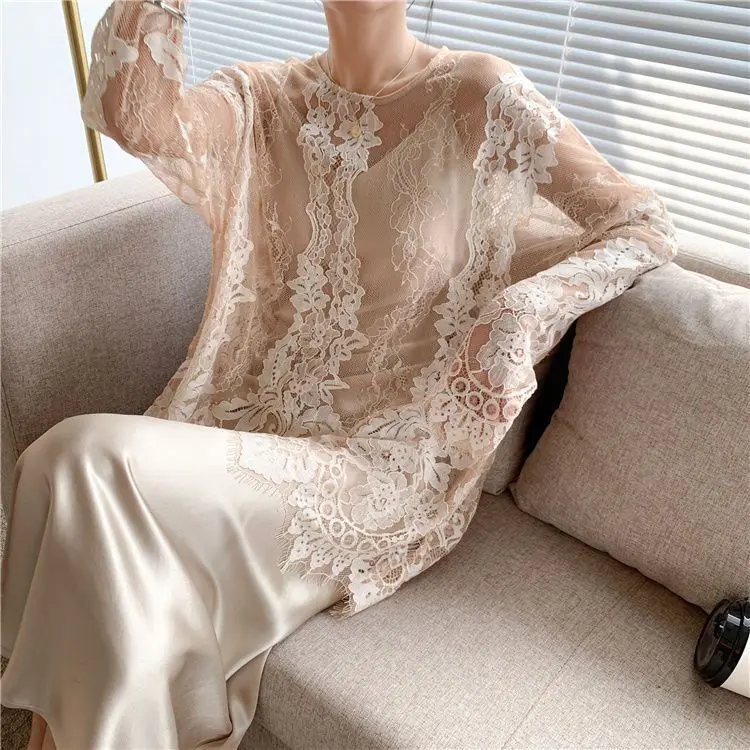Romantic Lace Top Women\'s Long Sleeve Hollow T-shirt Shawl