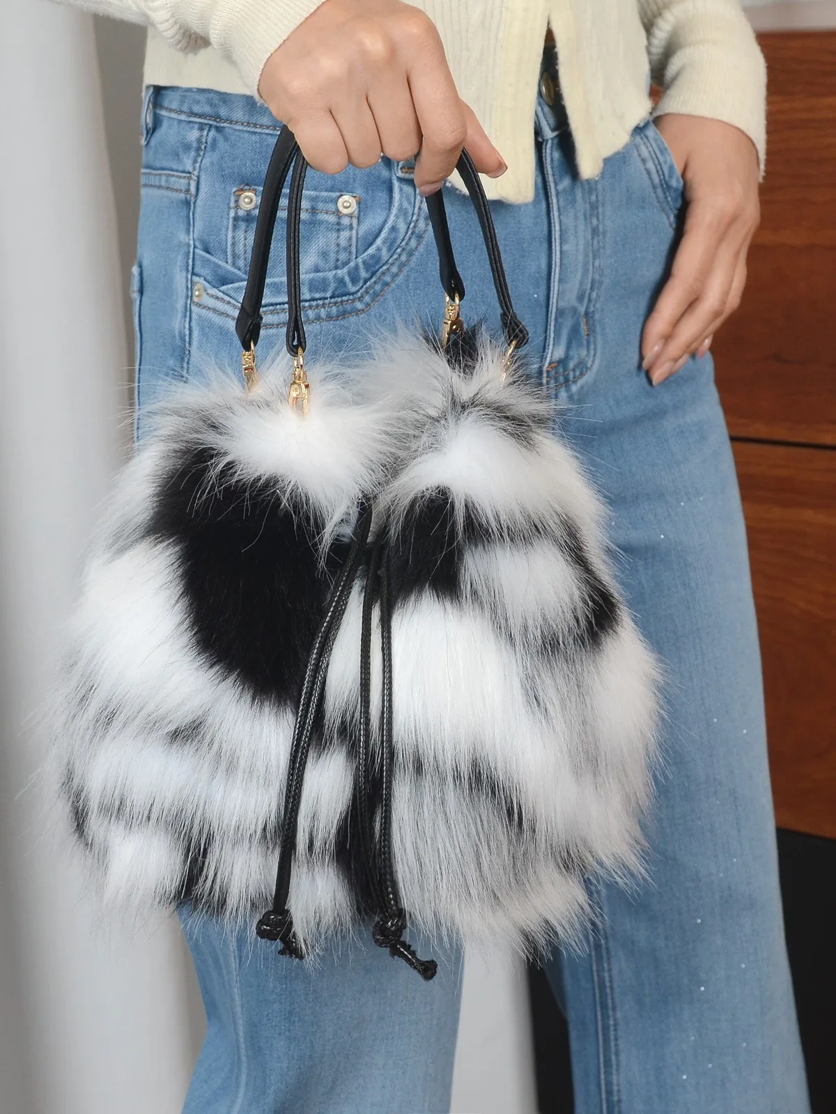 Modische Herbst-Winter Kunstfell-Handtasche Luxuriöse Bucket Bag für Damen Fell-Tragetasche Kunstwaschbärfell Hochwertige Handtasche – Detail 29
