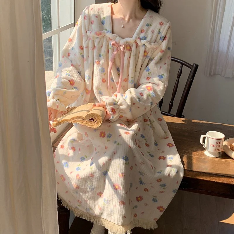 

Зима 2025 года, милые толстые теплые фланелевые ночные рубашки принцессы с длинными рукавами для женщин, корейская милая одежда для сна с бантом, ночное платье, ночная рубашка