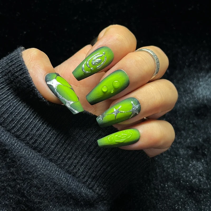 

10PCS Simple Green Black Ombre French Handmade Press on Nails Metallic Silver Star Patterns Medium Coffin False Nails Sweet Cool