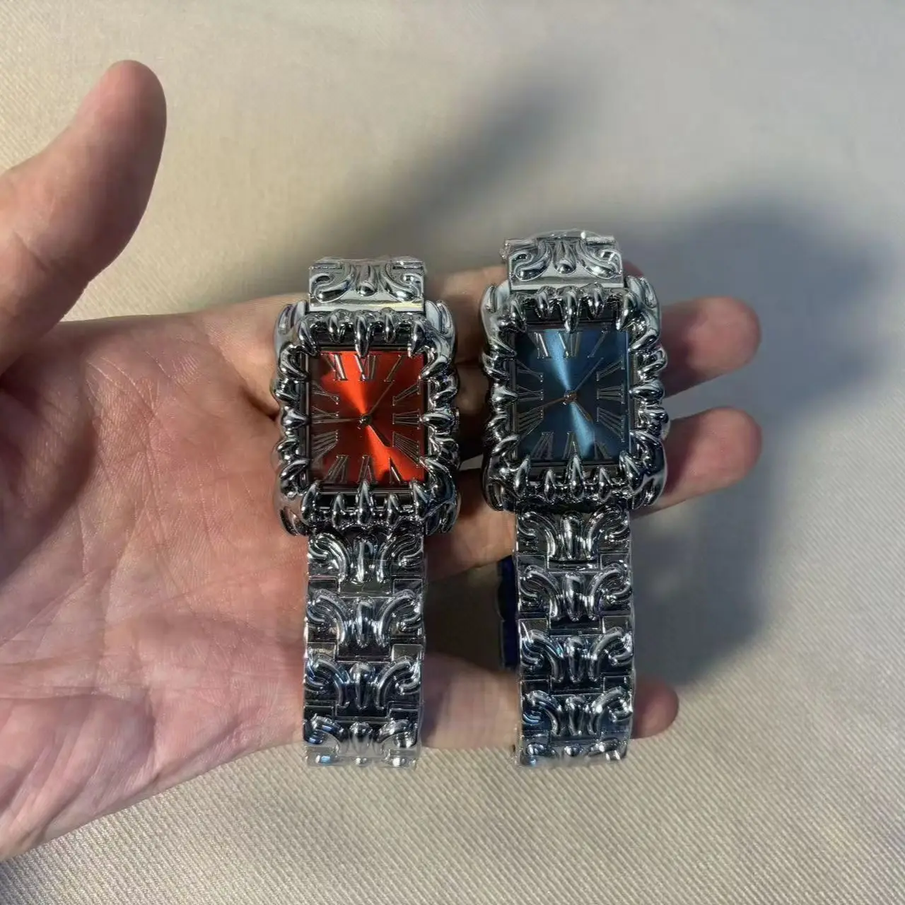 Y2K Claw shaped Square Watch Men's and Women's Gothic Style Bracelet Quartz Watch Waterproof niche Aesthetic Timepiece Watch