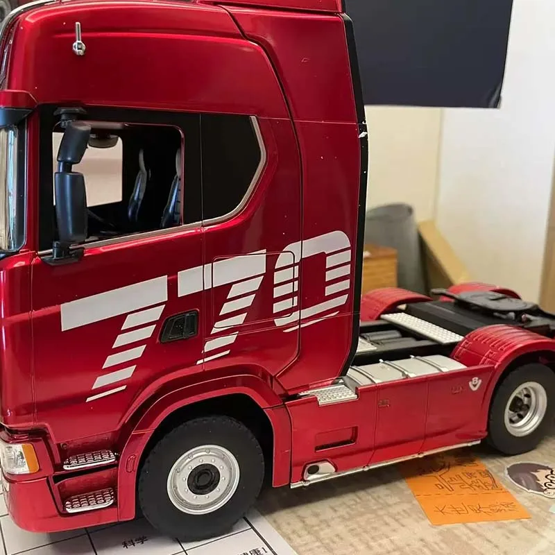 RC Car 1501 Truck Car Head 770S V8 1/18 RC Alloy Tractor Truck 19CH Engineering Trailer Truck With Light Sound Tractor Toy Gift