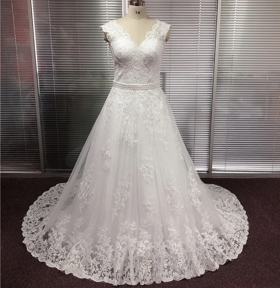 Elegant A-line Wedding Dress 2026 V-Neck Cap Sleeves Pearls Sash Lace Applique Tulle Bride Bridal Gowns Vestiods De Noiva