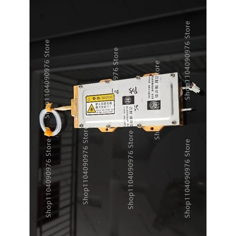 

Использованный 260-ваттный высокомощный инфракрасный лазер для лазерной пушки, в новом состоянии