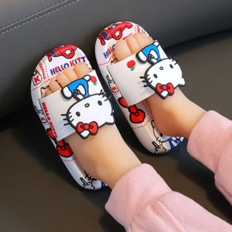 Sanrio Hello Kitty scarpe Kuromi Melody Cinnamoroll Summer Girls Indoor Bath antiscivolo Baby Home pantofole per ragazzi scarpe da giardino per