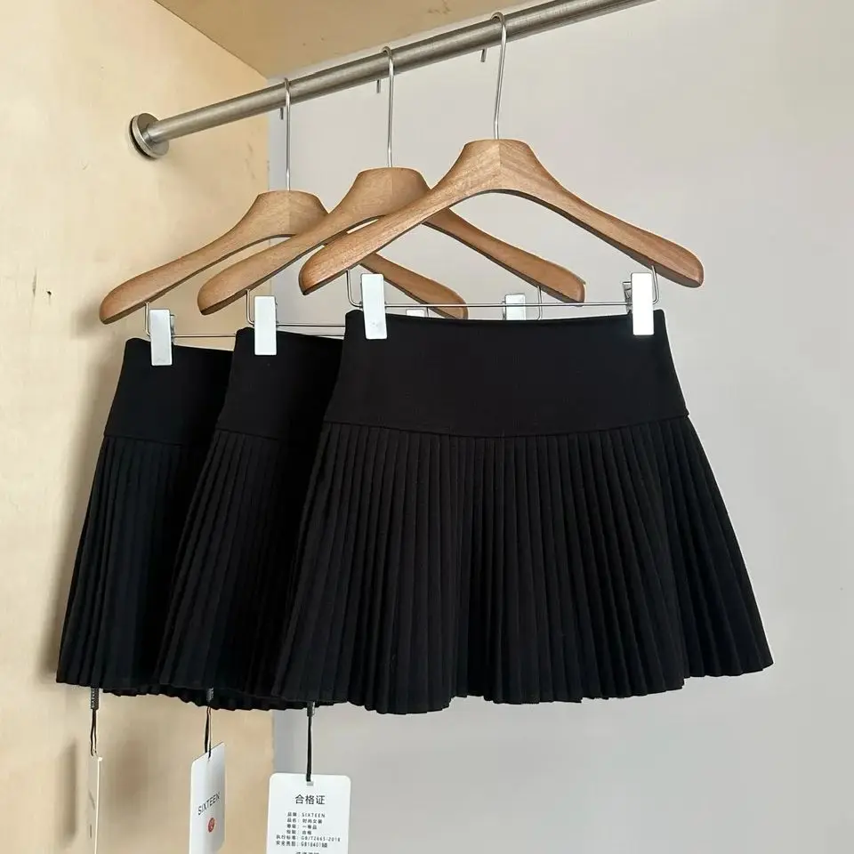 Thick version of brushed wool, slimming and easy to wear, versatile pleated skirt