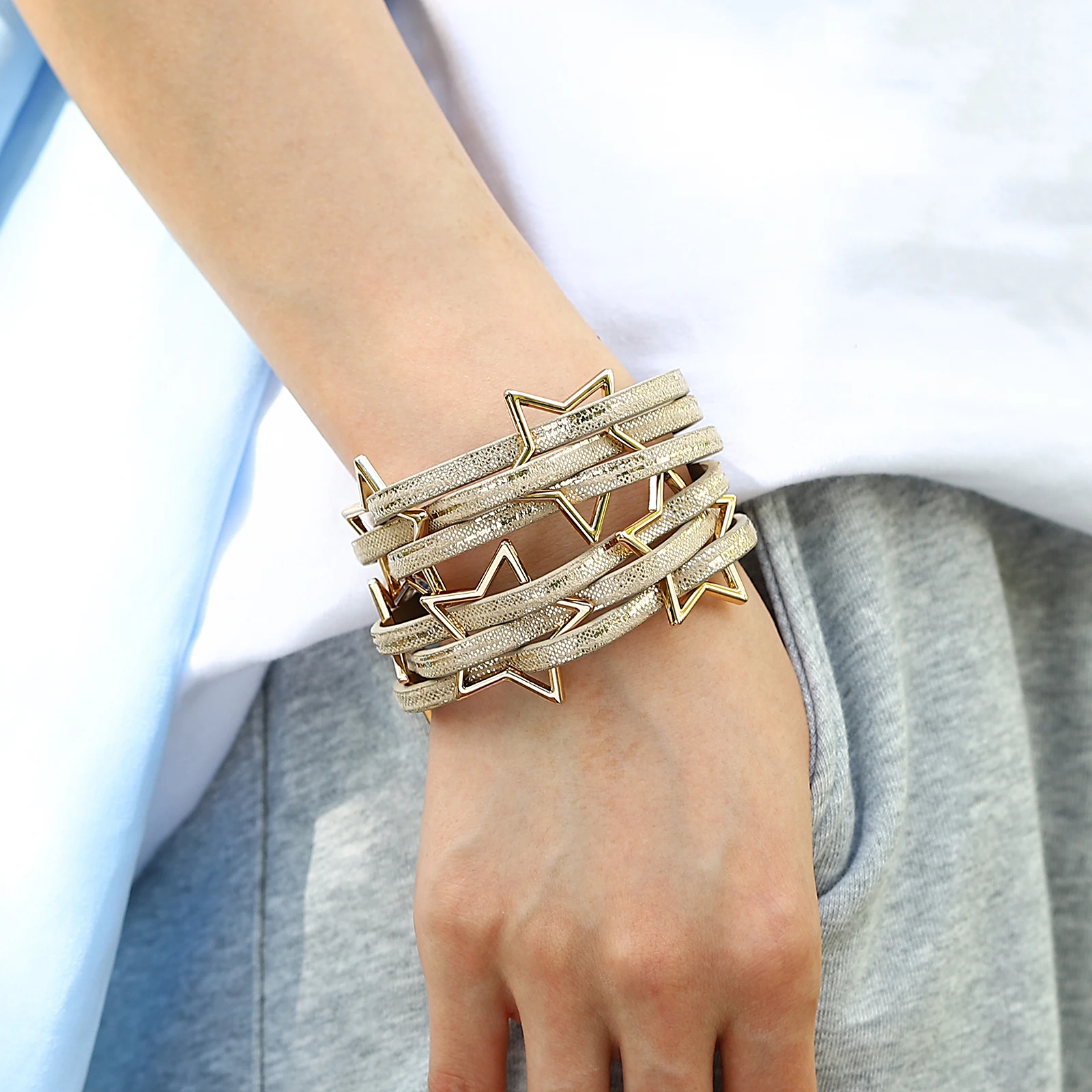 

Amorcome Vintage Shiny Multilayer Leather Wide Bracelet for Women Trendy Pentagram Magnetic Buckle Charm Bangle Female Jewelry