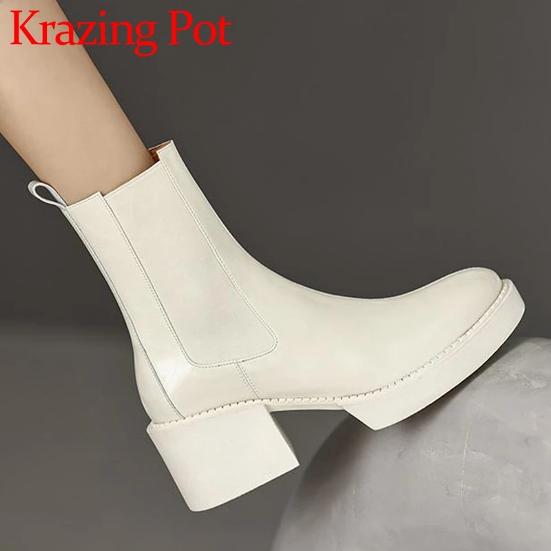 

Krazing Pot Cow Leather Round Toe Thick High Heels Chelsea Boots Platform Causal Big Size 43 Grace Splicing Slip on Ankle Boots