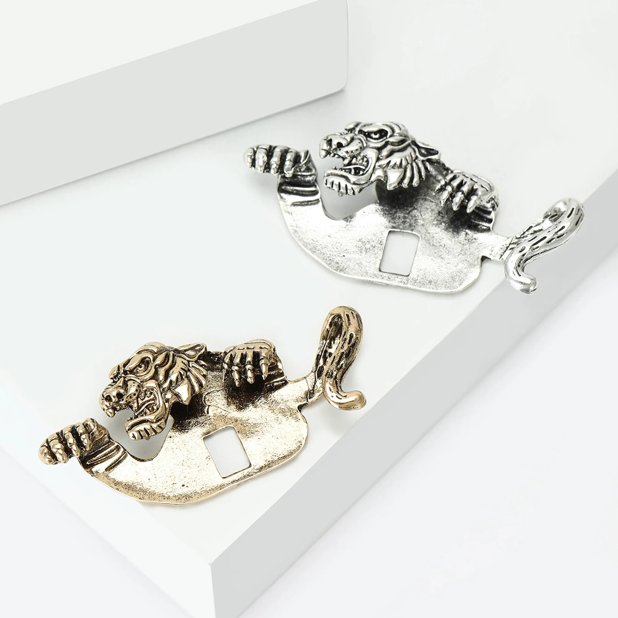 Beaut&Berry Vintage Metal Tiger Brooches for Women Unisex Animal Pins Casual Party Accessories New Year Gifts Friends Decoration view 3