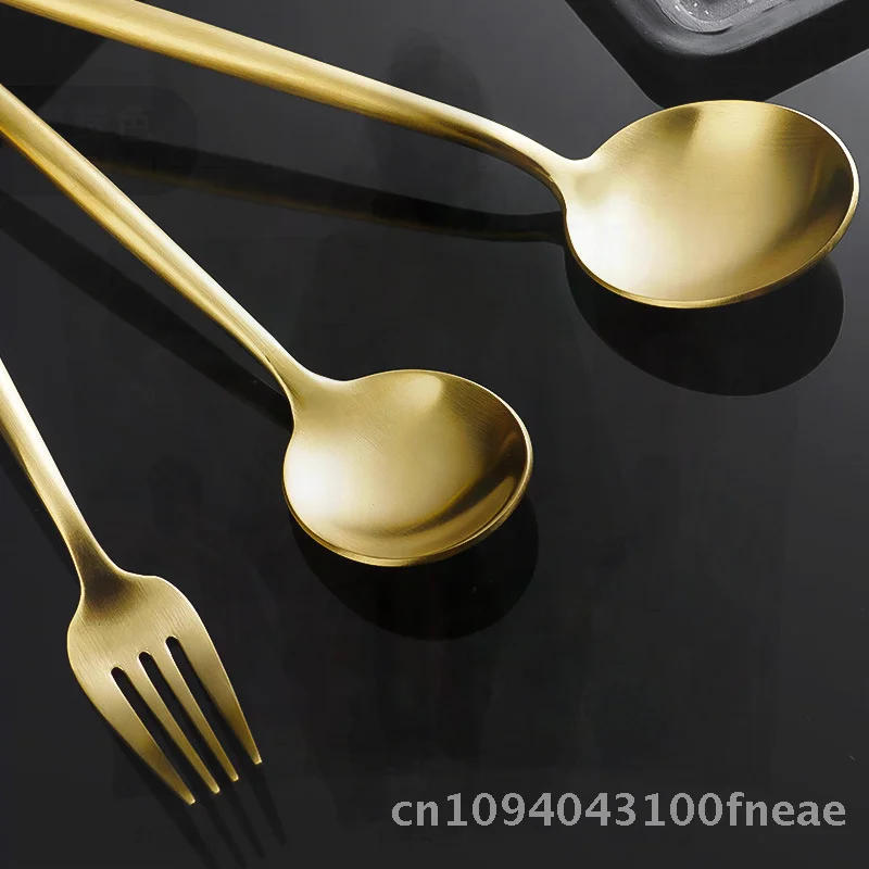 

Матовый титановый обеденный набор в стиле вестерн для отеля - нож для стейка, вилка, ложка с утолщенной круглой ручкой, португальский дизайн, нержавеющая сталь 304