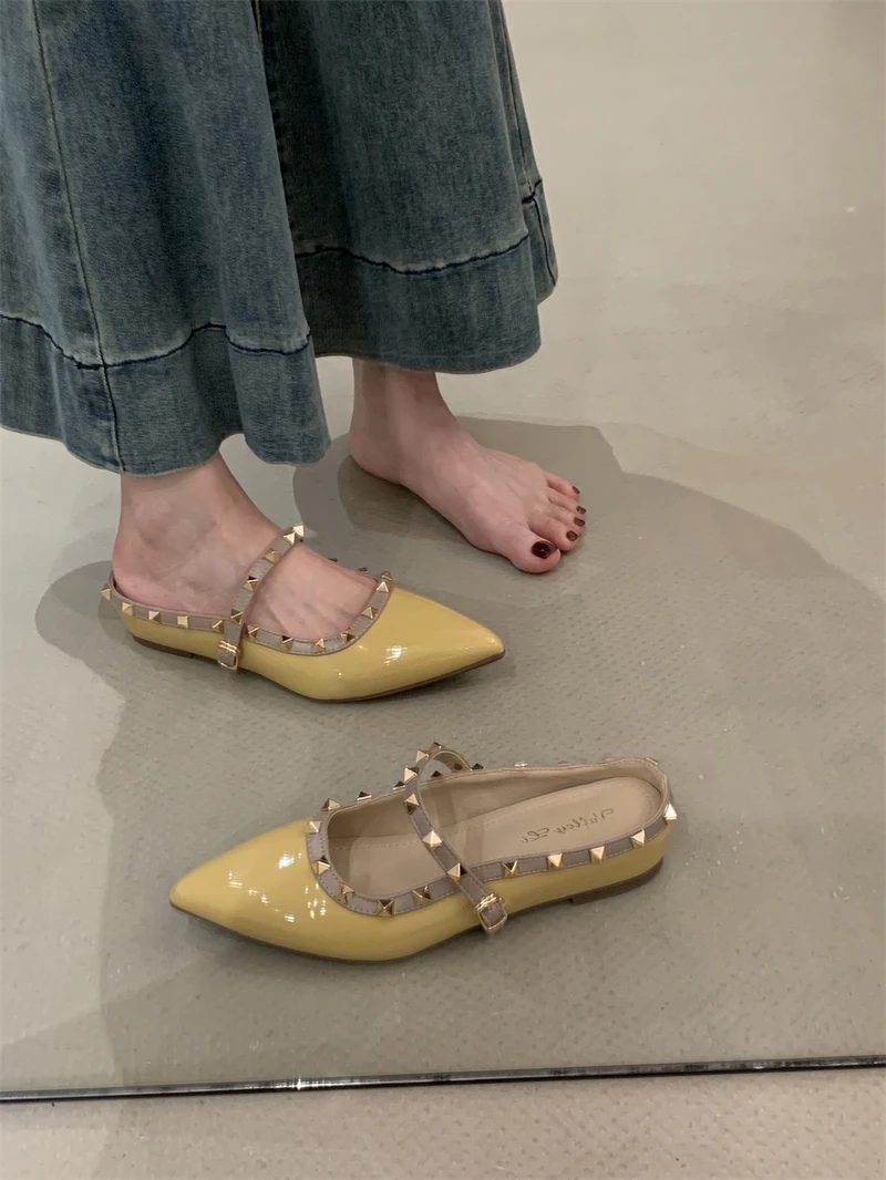

2025 Leather Flat Mules Shoes Women Pointy Toe Square And Circle Slingbacks Dress Shoes Summer Designer Party Beach Shoes Woman