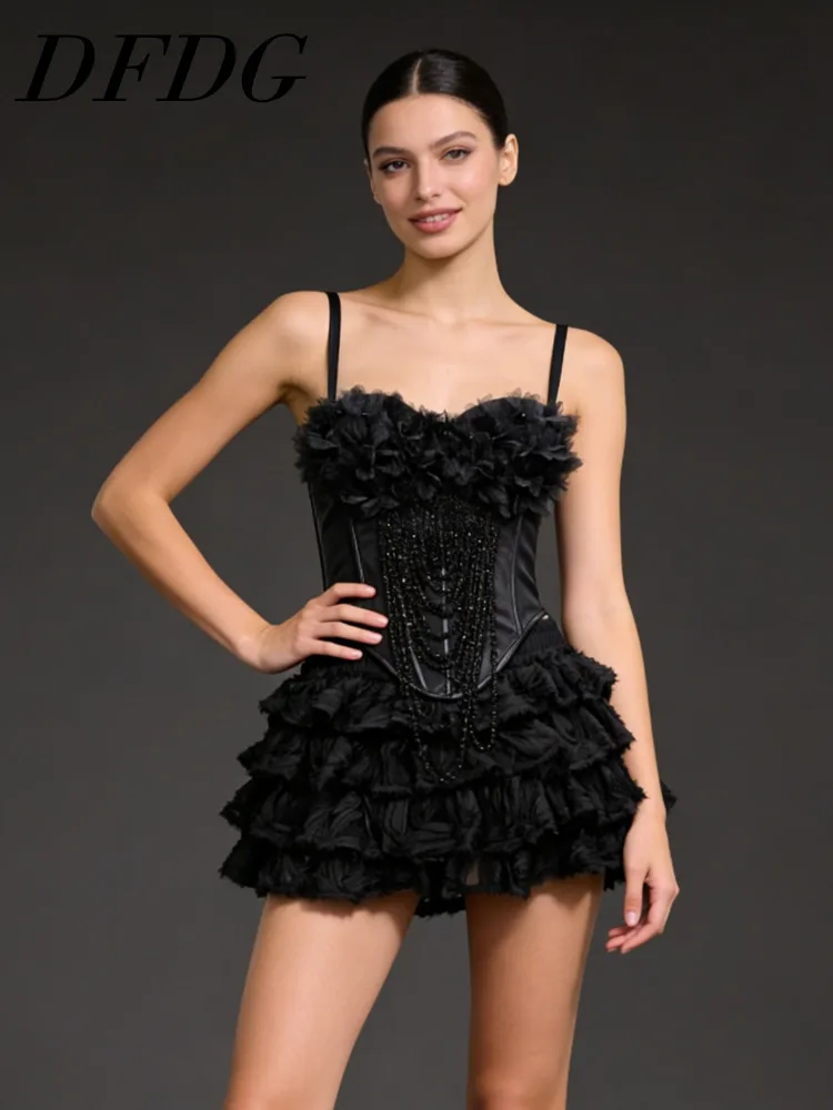 

Женский комплект DFDG: весенне-летний, с бисером, 3D цветами, на бретельках-спагетти, многоярусная мини-юбка, клубная одежда, модный женственный комплект 2026 года