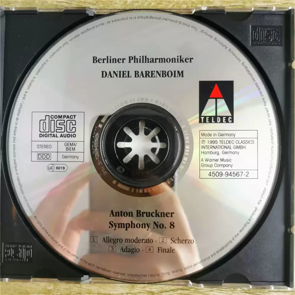القرص المضغوط: بروكنر – سيمفوني رقم. 8 – أوركسترا برلين الفيلهارمونية – دانيال بارينبيم