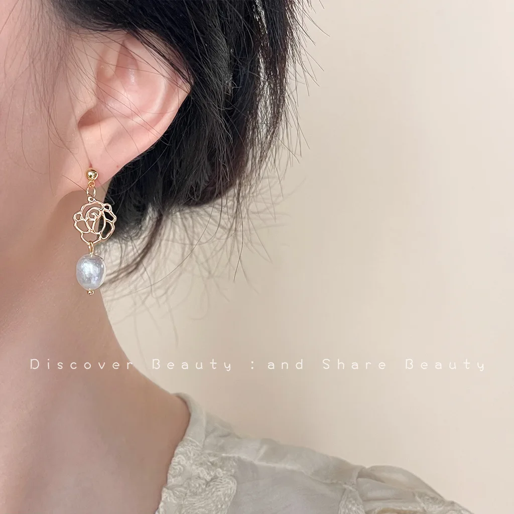 DIY accessories French retro baroque freshwater pearl earrings niche design versatile earrings fashion high-end temperament stud