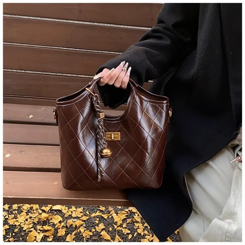 

Stylish Modern Diaper Bag Handbag One Shoulder Road Trip Crossbody Exquisite Charming Dainty Elegant Functional 2026