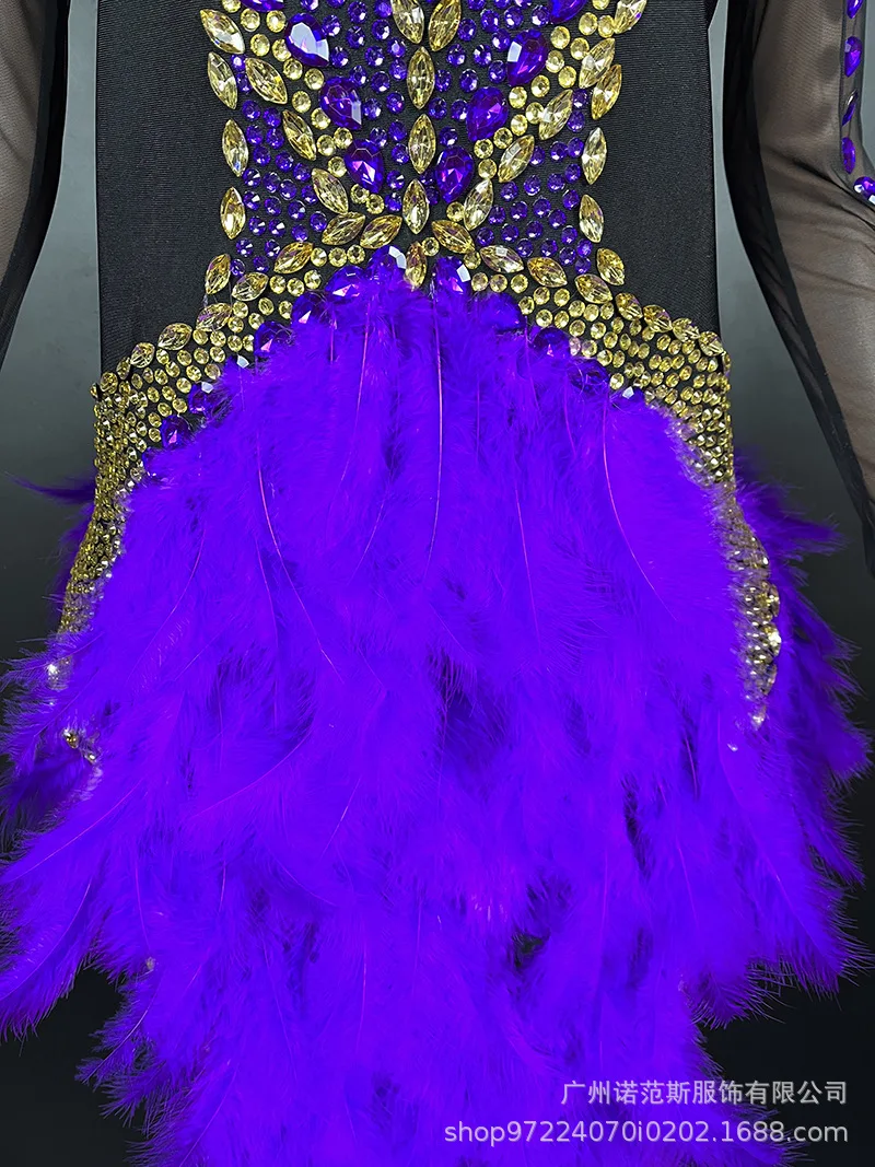 Fioletowe pióro, rozcięcie boczne, seksowne odkryte plecy, kolacja, spotkanie roczne firmy, gwiazda, czerwony dywan, występ na żywo w klubie, ubrania Ever Pretty