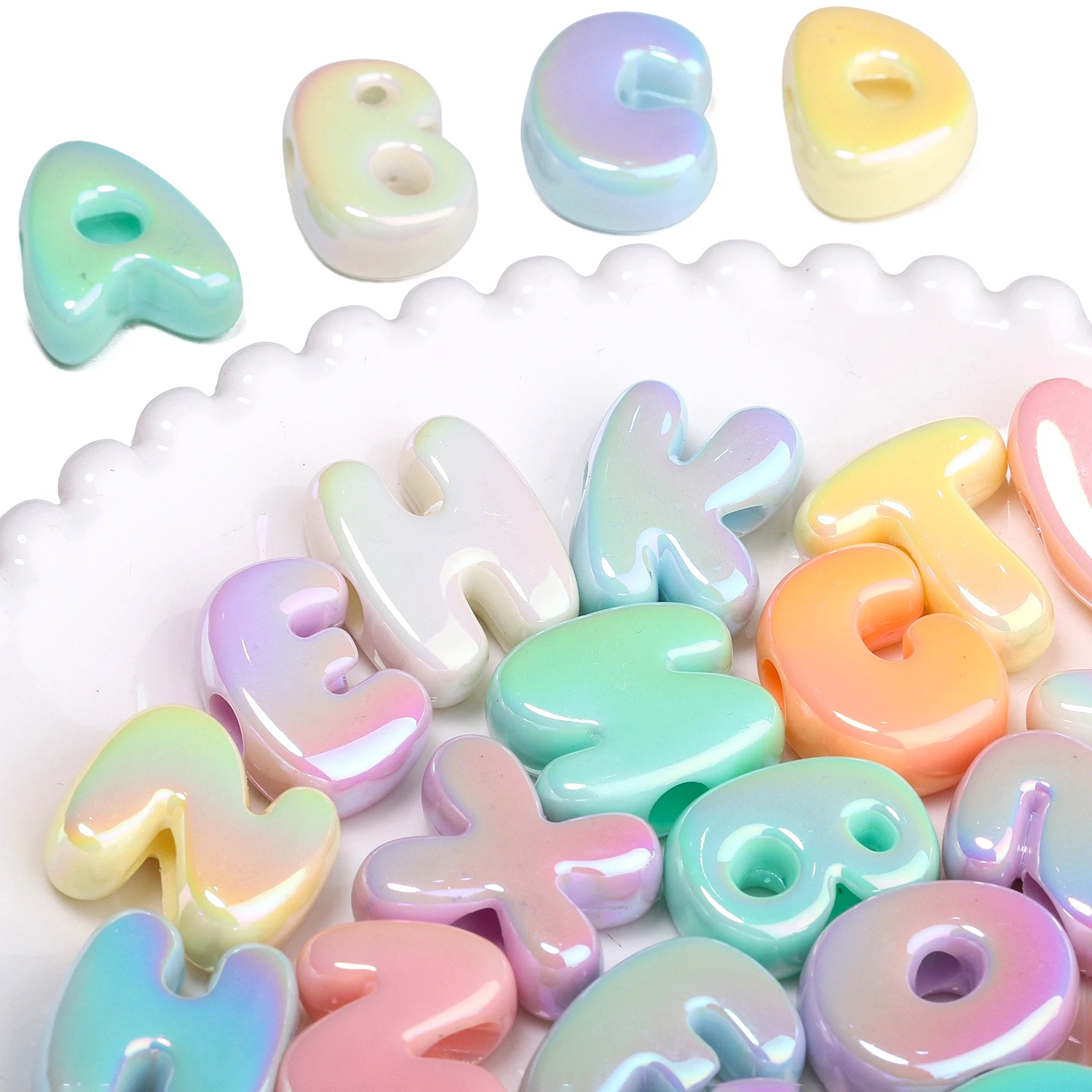 Zufällige Bonbonfarben 26 englische Buchstaben Mini Harz-Abstandshalter-Perlen DIY Creme-Kleber Haarspange Handyhülle Ohrring-Zubehör – Detail 3