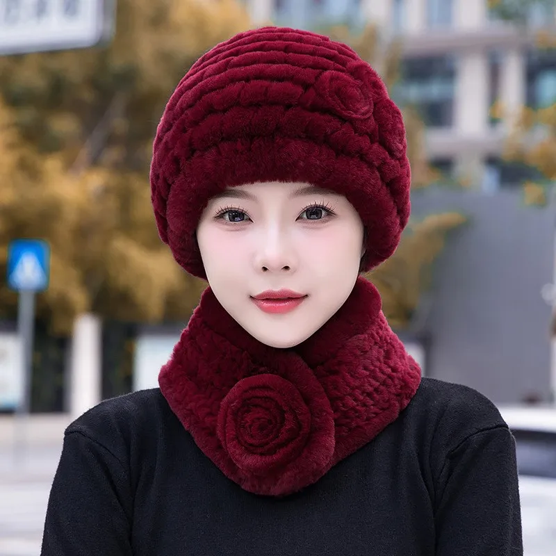 A fur hat for women to keep warm in winter mothers middle-aged and elderly grandmothers thickened ear-protecting scarf set
