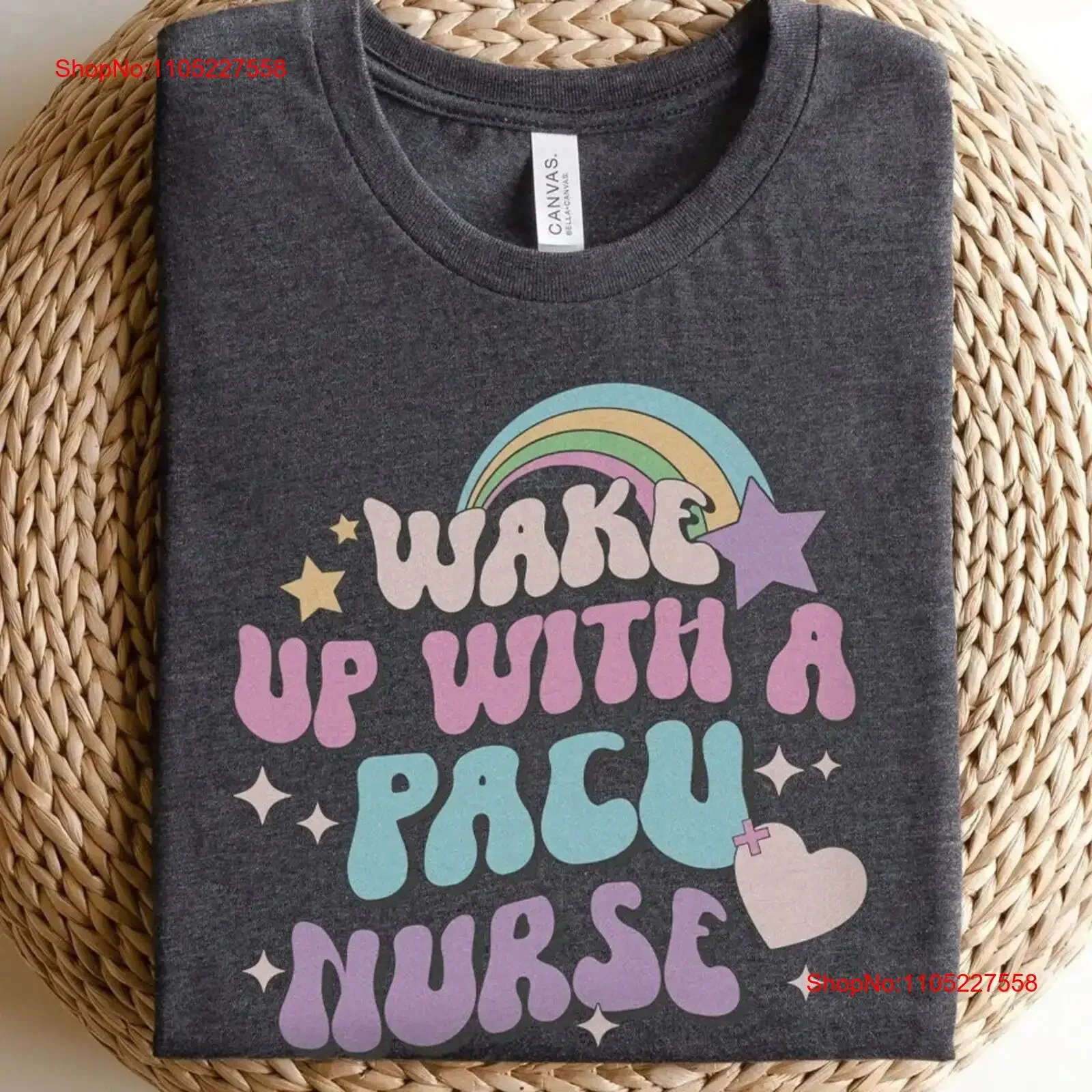 Camiseta Retro PACU NurseT: Despierta con una Enfermera - Divertida para Enfermeras, Centro Quirúrgico, Cirugía Diurna, Vintage Lavada