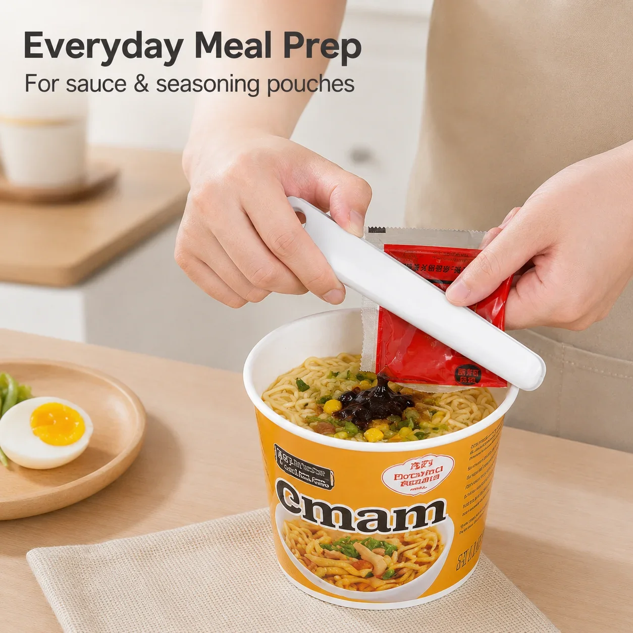 Kitchen Sauce Bag Squeezer ABS Magnetic Condiment Packet Clip Handheld Pouch Press Tool for Tomato Jam Cat Food Tube Dispenser