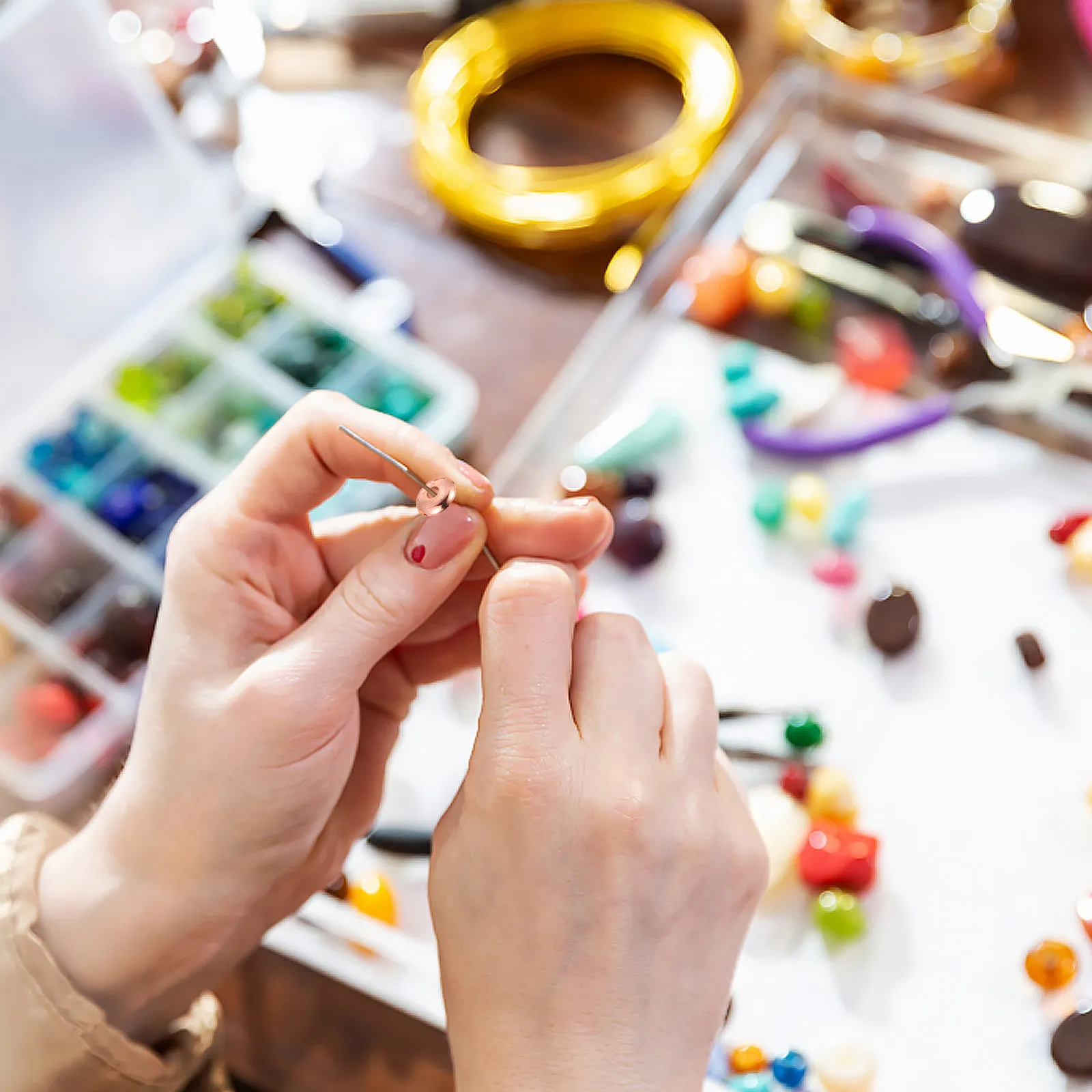 

1000 шт. круглых разделительных бусин из прочного легкого материала, идеально подходят для изготовления ювелирных изделий и поделок своими руками