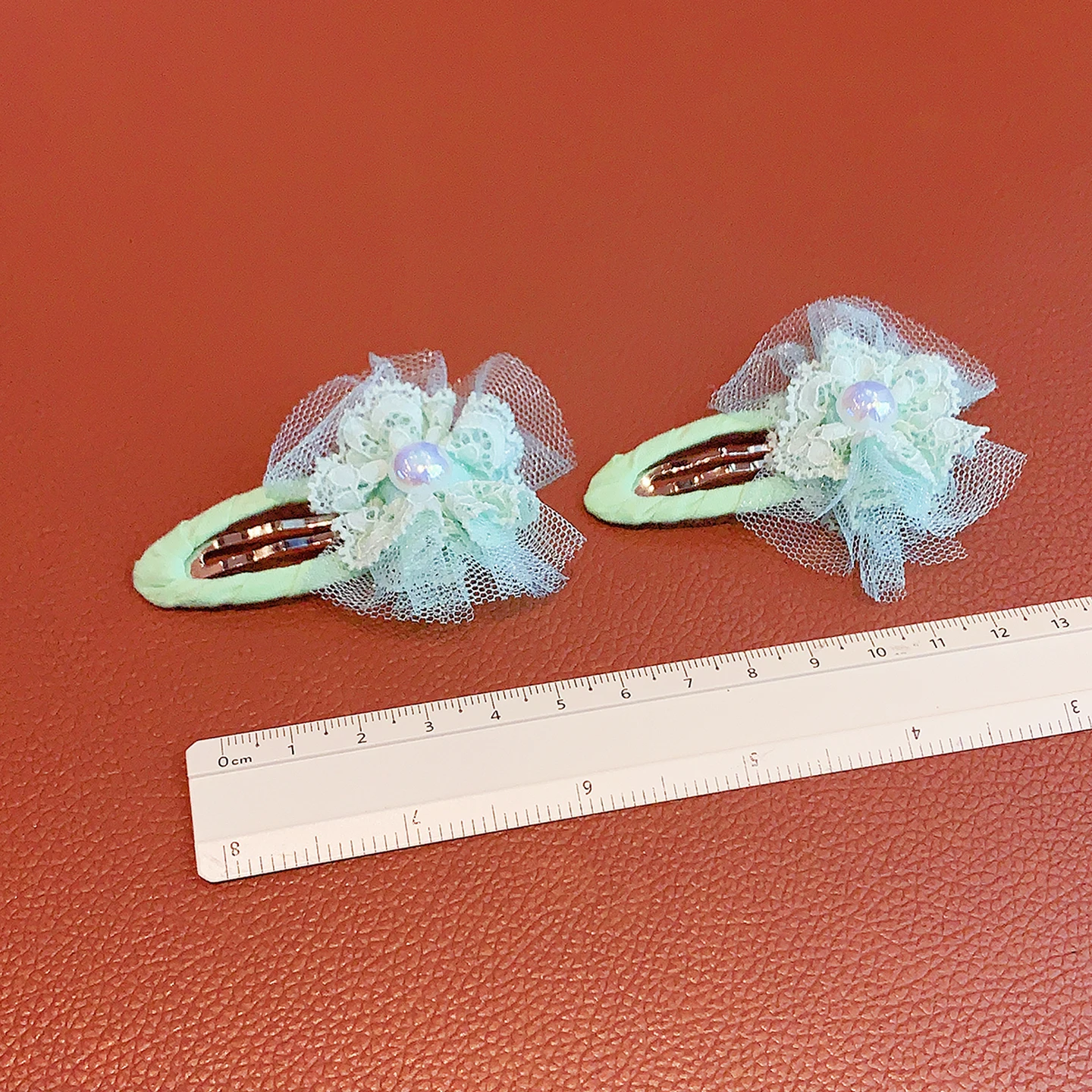 2 Stück/Set Modische Stoffumwickelte Wassertropfen-Haarspangen Spitzen-Tüll-Blumen-Perlen-Haarnadeln für Frauen Mädchen Kinder Haarklammern 2026 – Detail 9