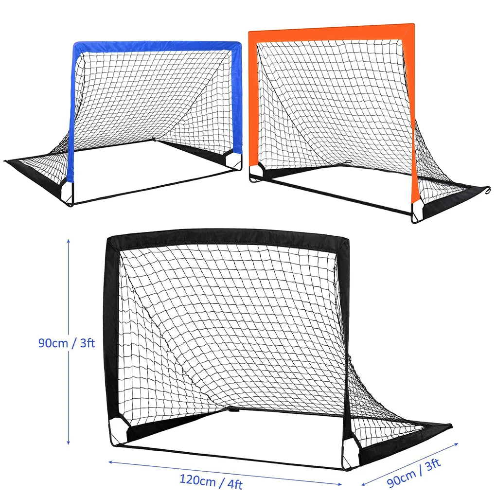 أهداف كرة القدم في الهواء الطلق للمراهقين، تدريب جماعي ممتع، كرة قدم تنافسية للأطفال باللون الأسود