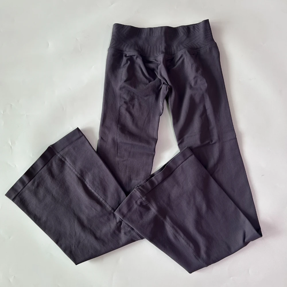 Flares Scrunch Booty Leggings für Damen, Nahtlose Yoga-Hose, Hochgeschnittene Schlaghose, Squat-Proof Sport-Tights, Workout-Hose – Detail 13