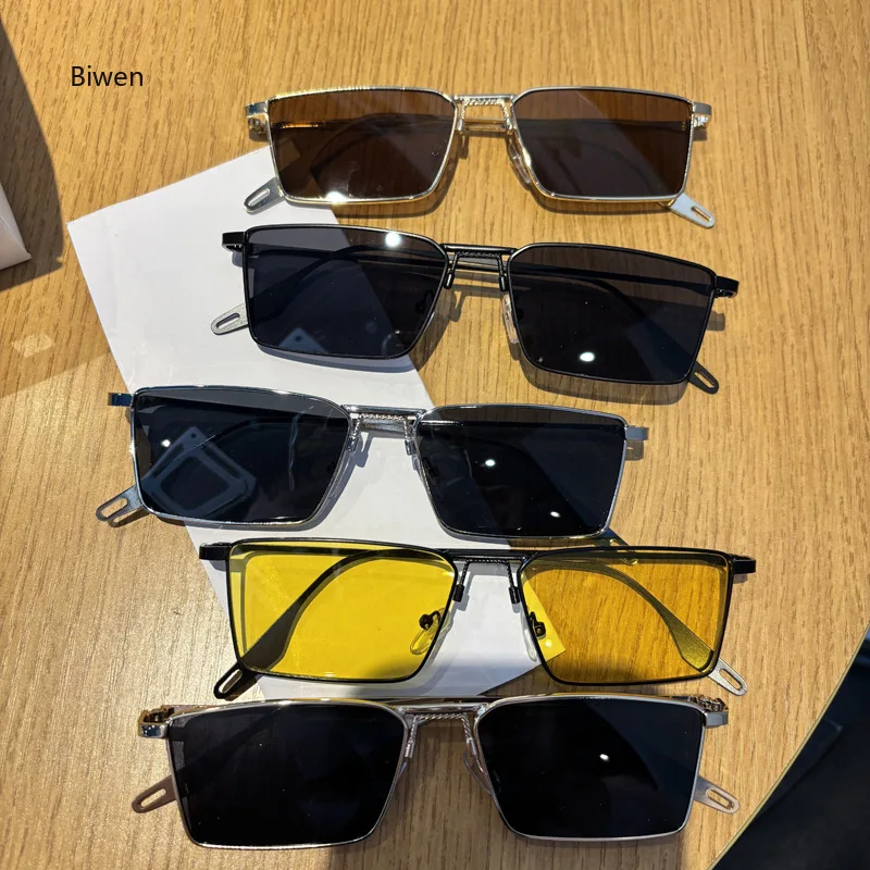 New Niche Small Frame Sunglasses For Men And Women High-Quality Steampunk UV Protection Strong Light Protection For Driving