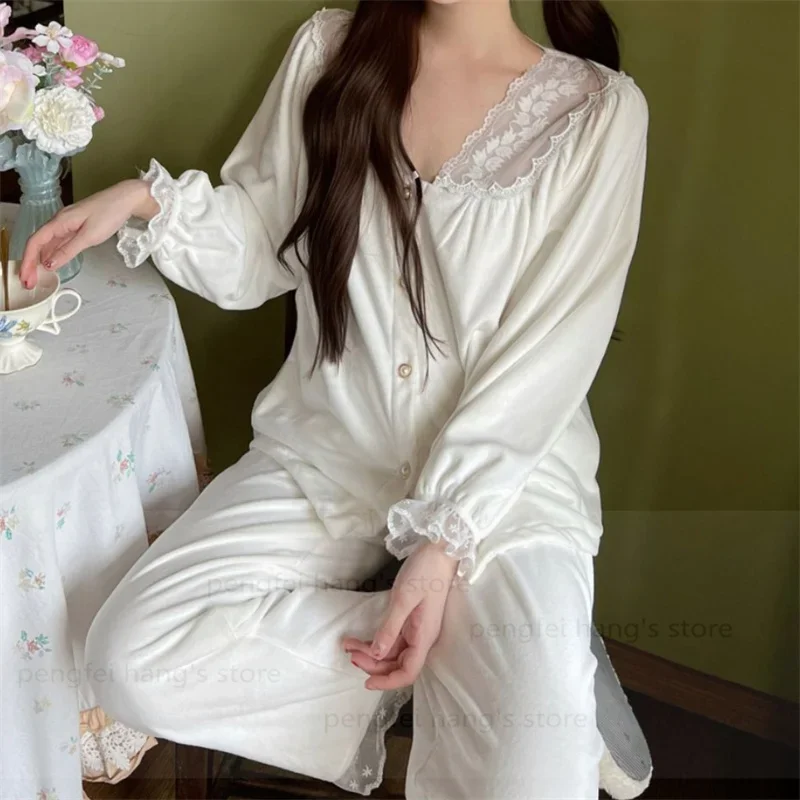 

Sexy Home Clothes Island Velvet Warm Loungewear Pijama Mujer Woman White Lace Trim Sleepwear Pajamas Set 2Pcs Nightwear