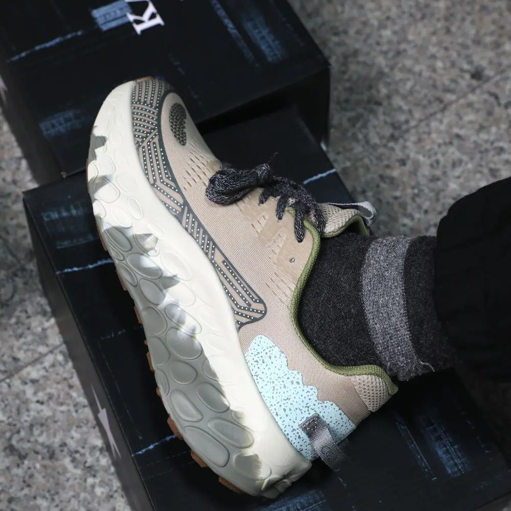 

2025 популярные мужские прогулочные бегуны, дизайнерская спортивная повседневная обувь на толстой подошве, удобные дышащие спортивные кроссовки