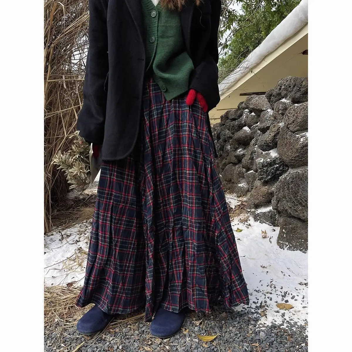 

French Retro Plaid Midi Skirt For Women, 2025 Autumn And Winter High Waisted Plaid Pleated Mid Length Skirt