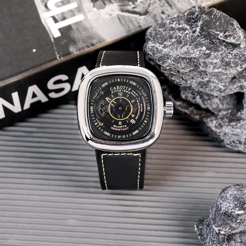 

Мужские модные кварцевые часы с черным кожаным ремнем и гравировкой арабских цифр.