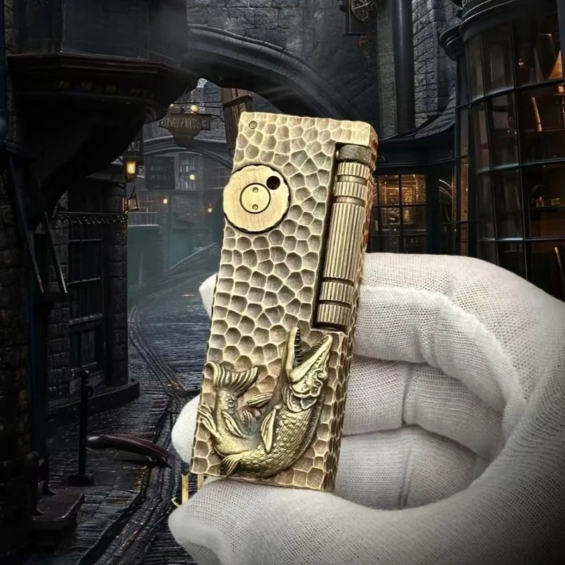 Vintage Lift‑arm Brass Kerosine Lighter  3D Relief Smoking Gadget Men Collect Originality Gift