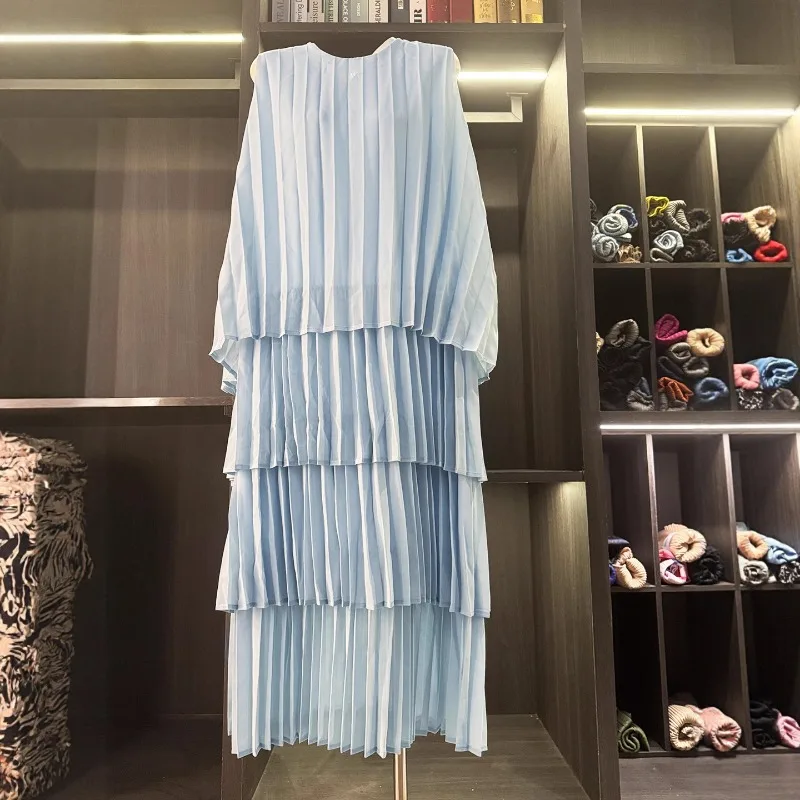 مياكي مطوي كبار الشعور من الجولة الرقبة كعكة تنورة فستان 2025 صيف جديد بسيط غطاء اللحوم رقيقة بلا أكمام فستان متوسط الطول