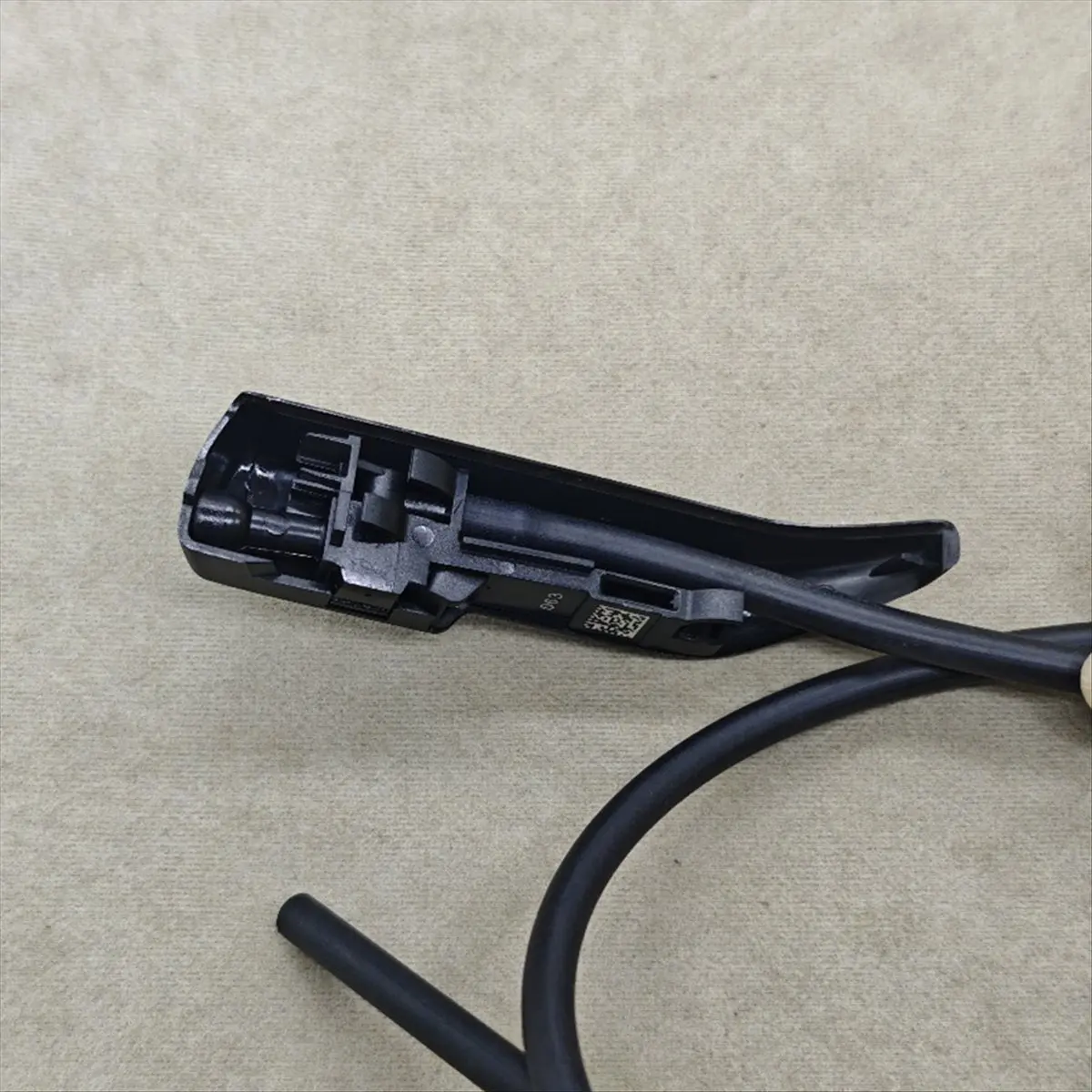 #95S Windshield Washer Nozzle,For Peugeot 3008 4008 Wiper Nozzle Front Stop Glass Cleaning Nozzle (Black)
