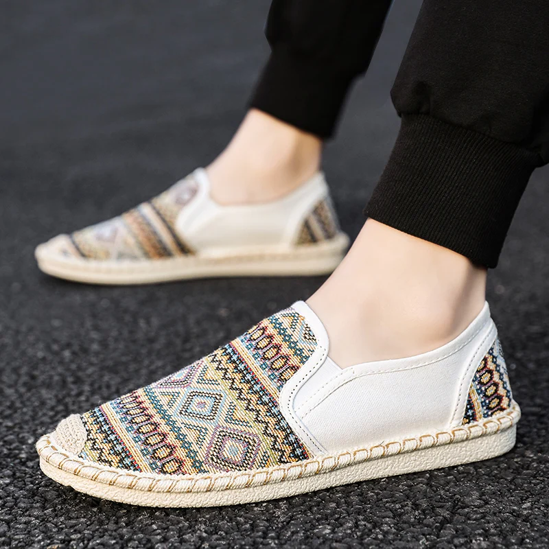 Fashion Ethnic Style Mens Flats Shoes Sneakers Comfort Slip-on Canvas Shoes Men Casual Breathable Loafers Men Summer Espadrilles