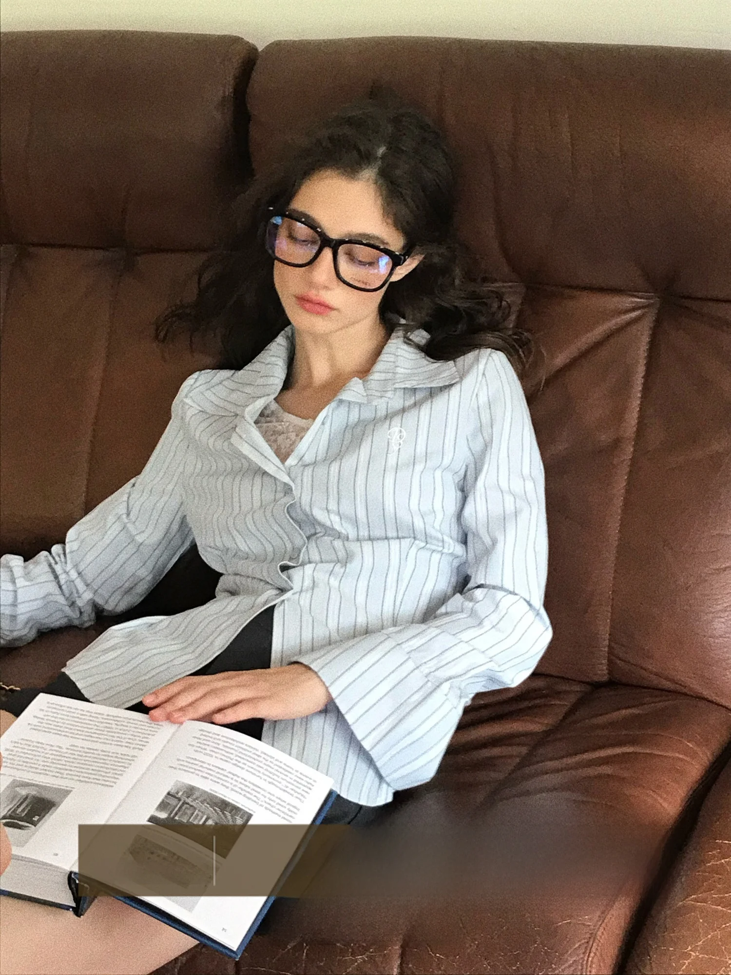 

Женская блузка с эффектом похудения, кружевная, из смесового хлопка и полиэстера, с длинным рукавом, воротником, в полоску, с вышивкой и текстурой в стиле пэчворк.