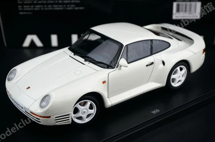 

Модель автомобиля Autoart 1:18 959, белая, имитационная, лимитированная серия, полностью открывающаяся, из металлического сплава, статическая, игрушка-подарок