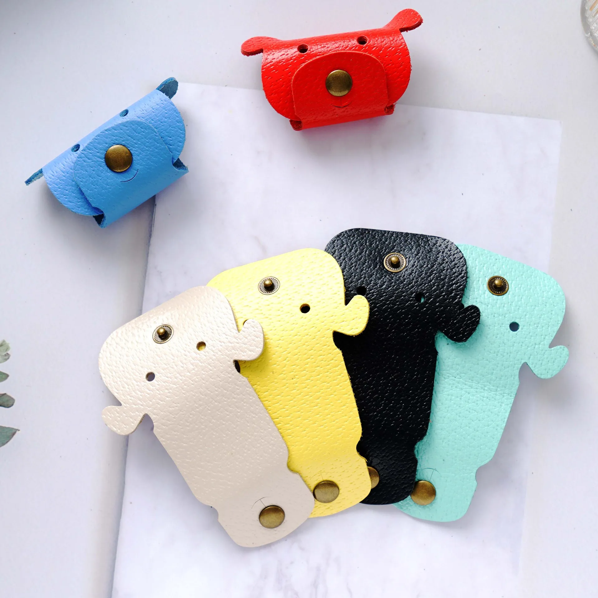 Faux Leather Anti‑Loss Cable Organizer Clip, Compact Lightweight Storage for Earphone Data Cables Daily Travel