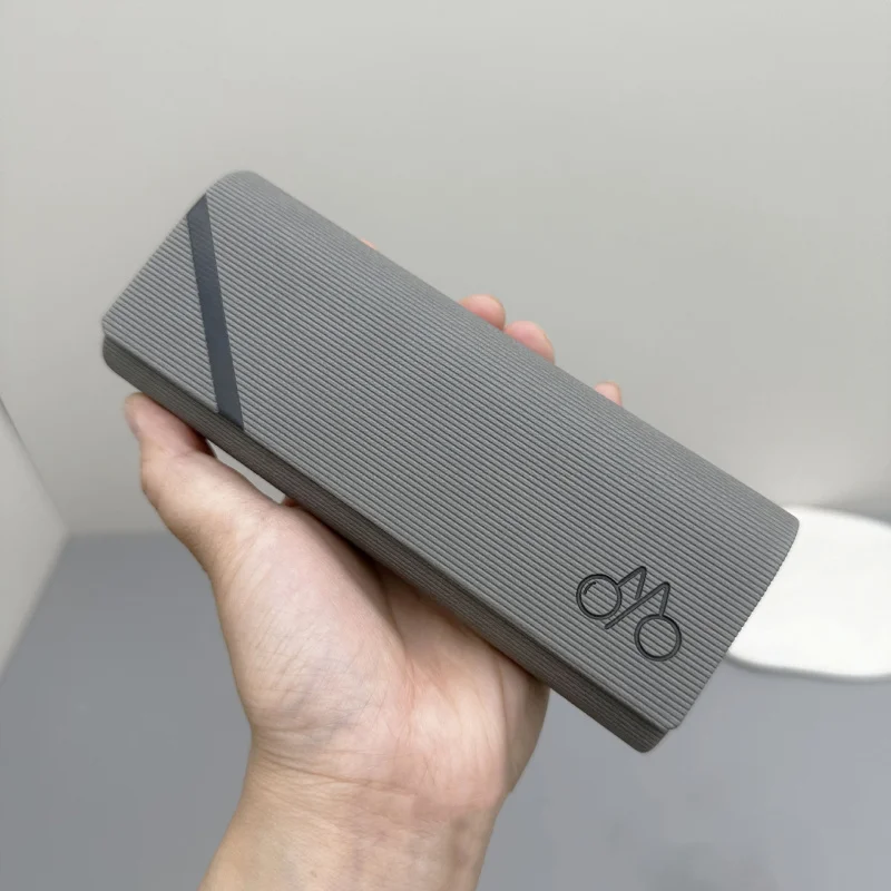 

Rectangular, simple, portable, pressure-resistant hard shell eyewear case, personalized eyewear storage box for men and women