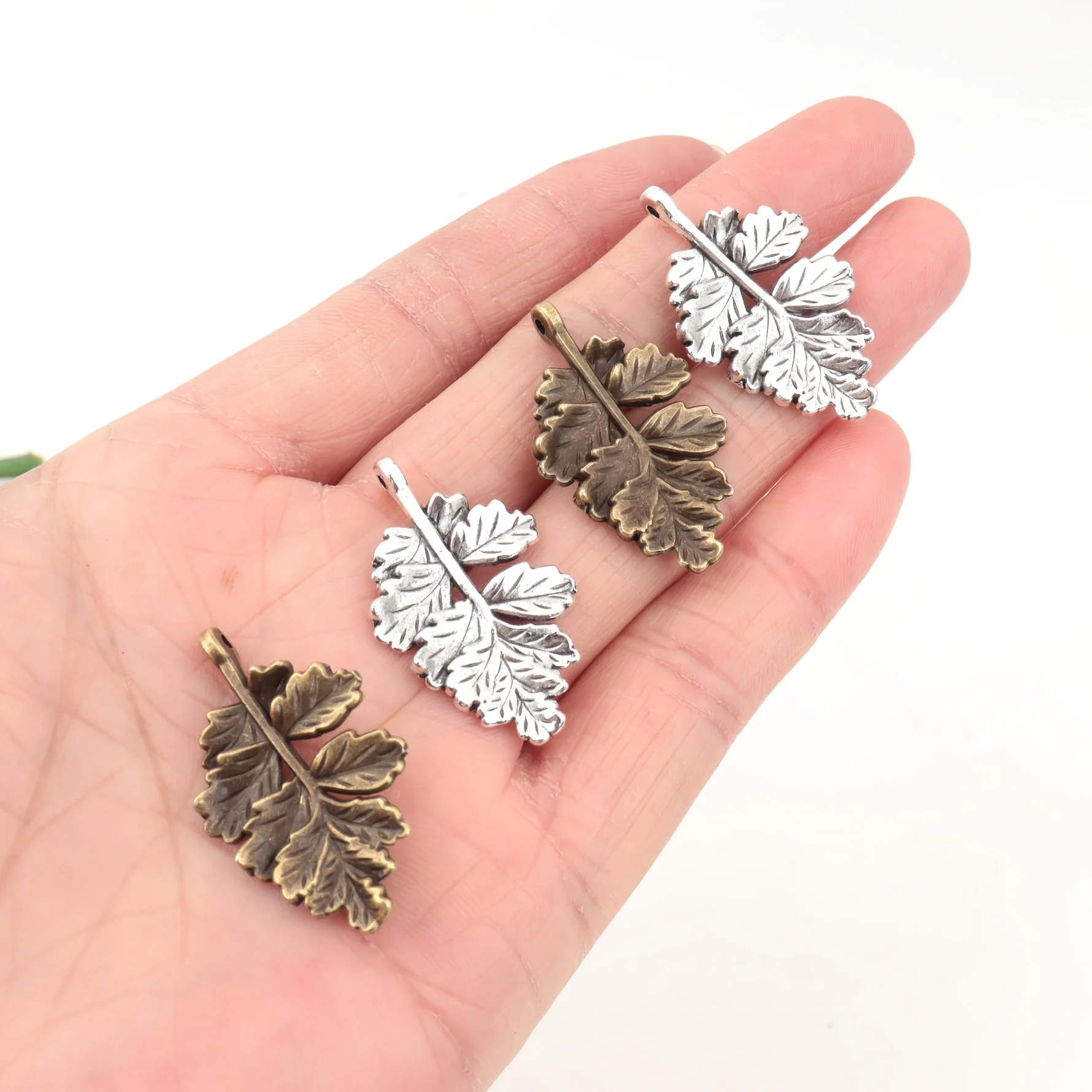 

10/30 штук подвесок из сплава в ретро-стиле в виде трехмерного папоротника и кленового листа на Хэллоуин, идеально подходят для украшения ювелирных изделий с H.