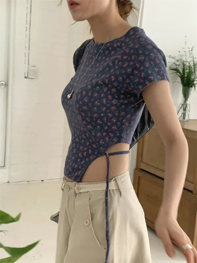 

Exclusive Floral Print ort Sve T-irt Ba Strap Design Baring Waist ort Sle Commute Lady Fit Thin Summer round Ne