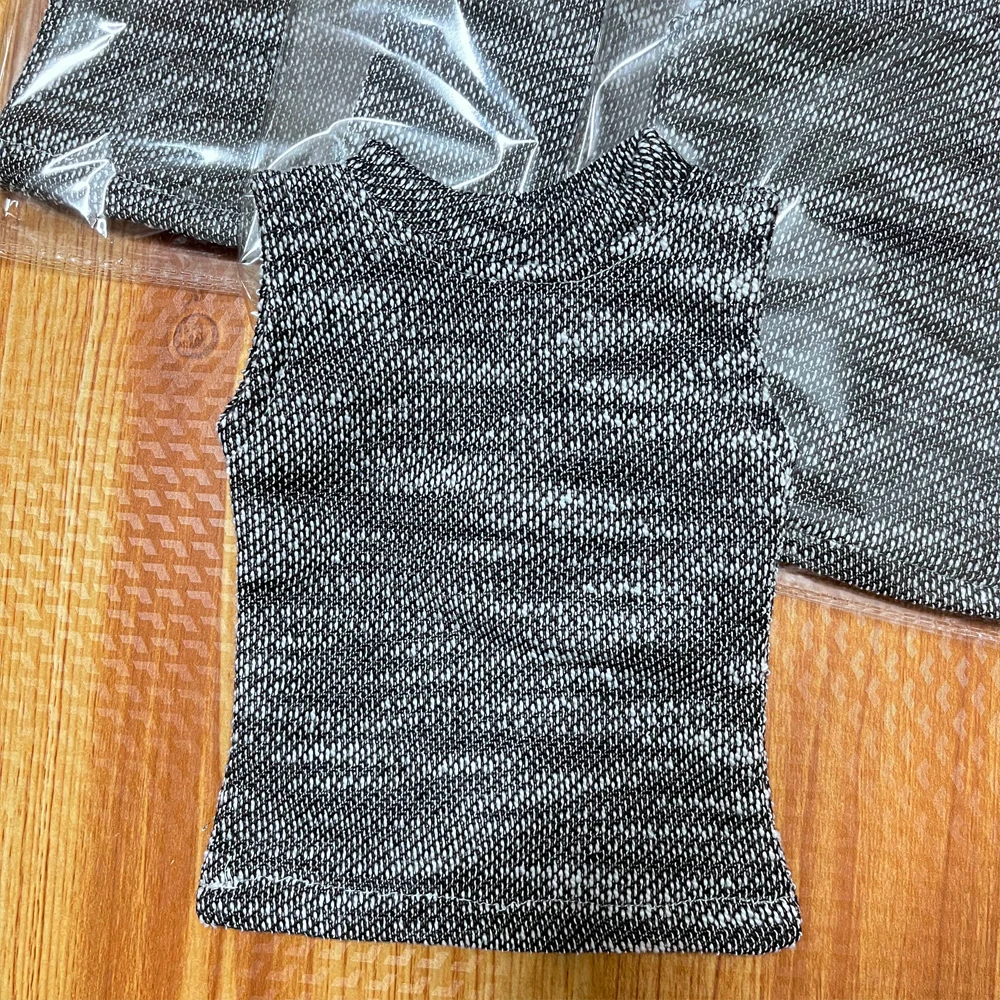

D09-1028 children handmade toy uncle 68 73 ID75 U75 am77 doll BJD/SD doll's clothes Fashion gray knitted vest 1pcs