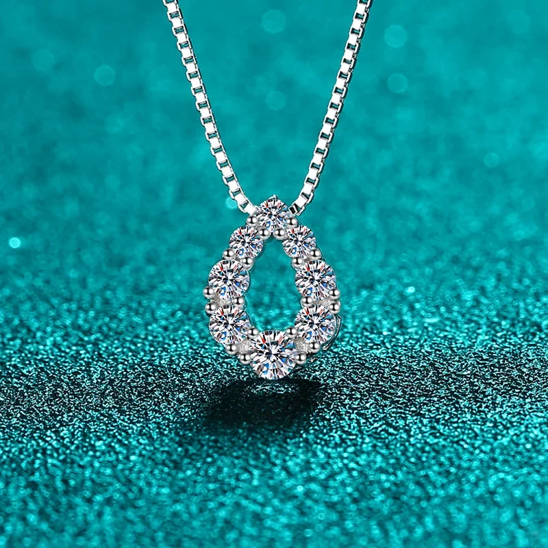 18K Gold Inlaid Moissanite Necklace with Water Droplet and Diamond Pendant, Elegant and Atmospheric PT950 Platinum Holiday Gift